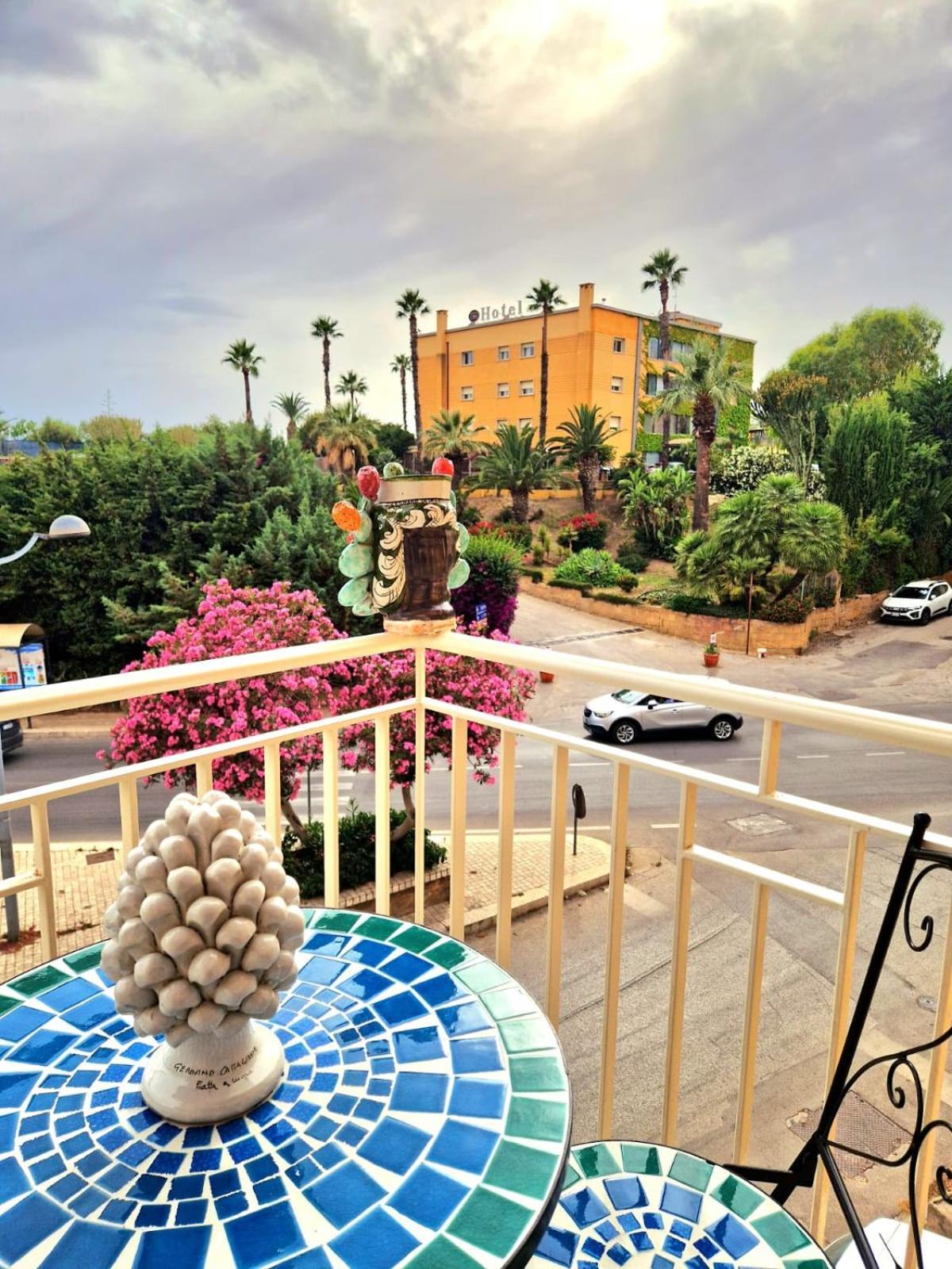 B&B Il Giardino Dei Templi อากริเจนโต ภายนอก รูปภาพ